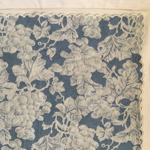 Blue and White Grapes Jacquard Napkin Towel Scalloped ABC Carpet & Home Vintage - Picture 4 of 15